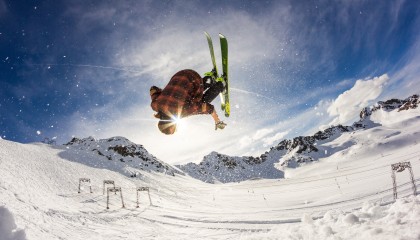 爱游戏app下载-冰雪金靴归属瑞士前锋拉法埃尔·斯图尔尼